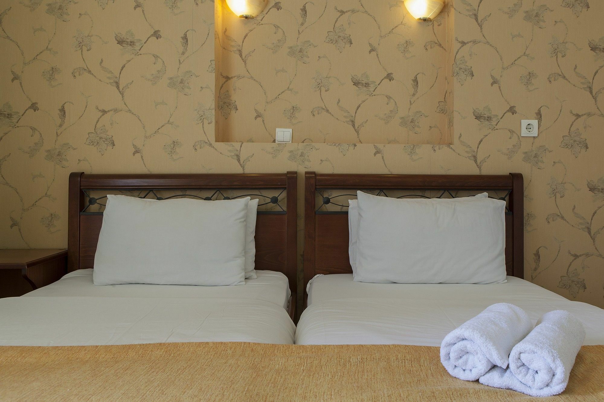Nantin Hotel Яніна Екстер'єр фото